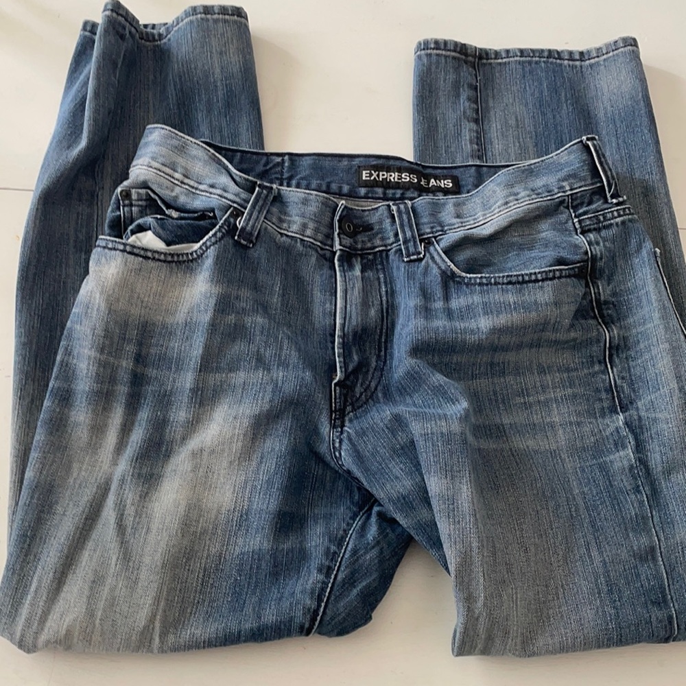 Express blue jeans 33 x 30